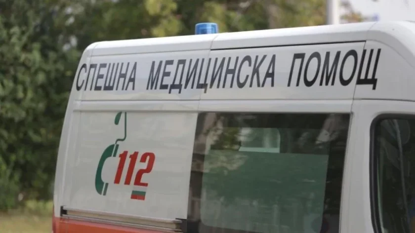 Тежка катастрофа: Моторист излетя от пътя, жена му загина