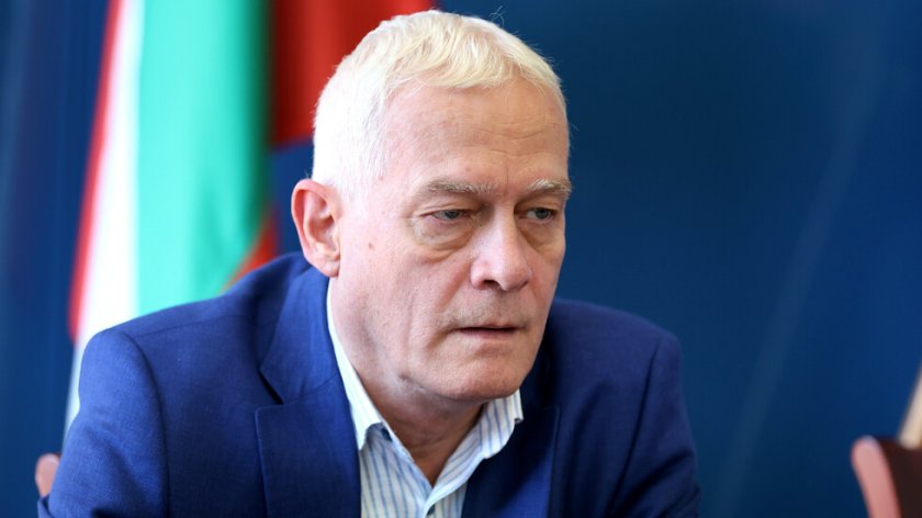 Зам.-министърът на здравеопазването проф. Петко Салчев е подал оставка