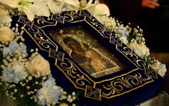 Шуменци посрещнаха Хавайската мироточива икона на Пресвета Богородица