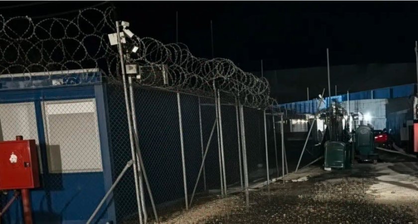 Мигранти избягаха по време на бунт в център за настаняване в Гърция до границата ни
