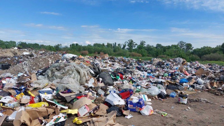 Незаконно сметище лъсна в частен имот в Пловдив 