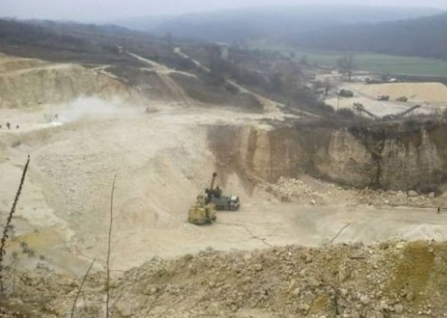 Срутване уби багерист в село Клокотница