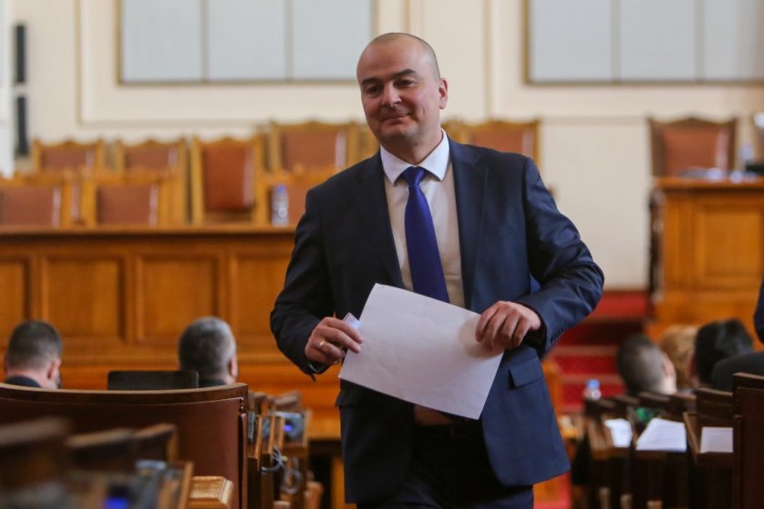 Връща ли Радев текезесетата? Обединяват производителите в кооперативи