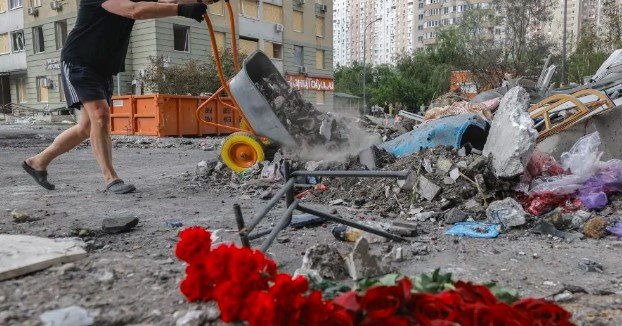 Агресията става по-жестока: Руска атака уби най-малко 27 души в Киев
