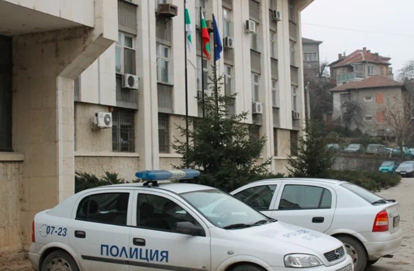 Полицейски шефове в Габрово спретнаха грандиозен скандал, дежурен патрул ги разтърва