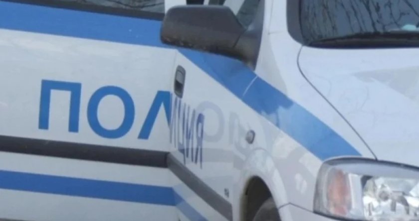 Син преби възрастната си майка в Разградско
