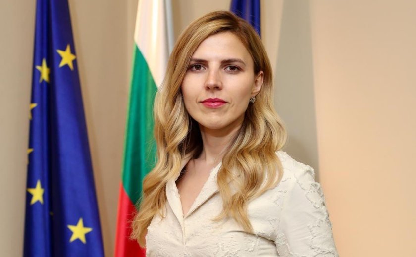 Външната министърка обеща справедливост по казуса на Ива Михайлова