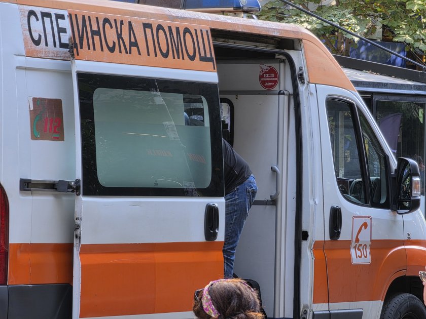 Млад мъж припадна на "Витошка" (СНИМКИ)