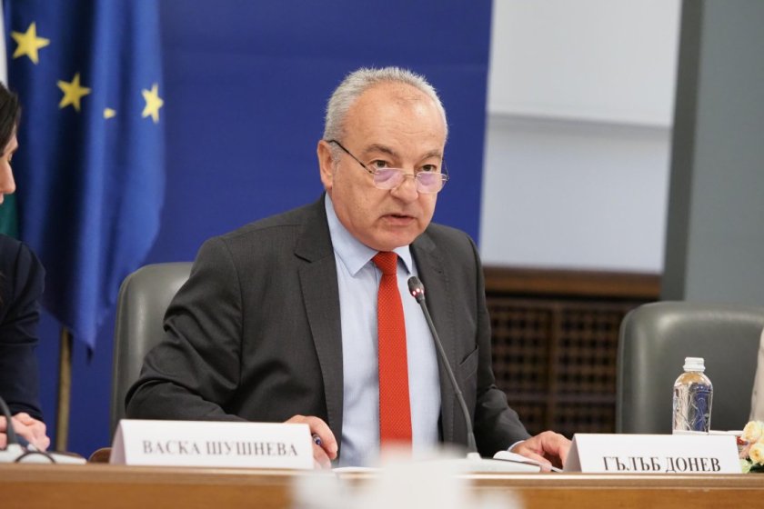 Гълъб Донев: Минималната заплата ще гони 672 евро 