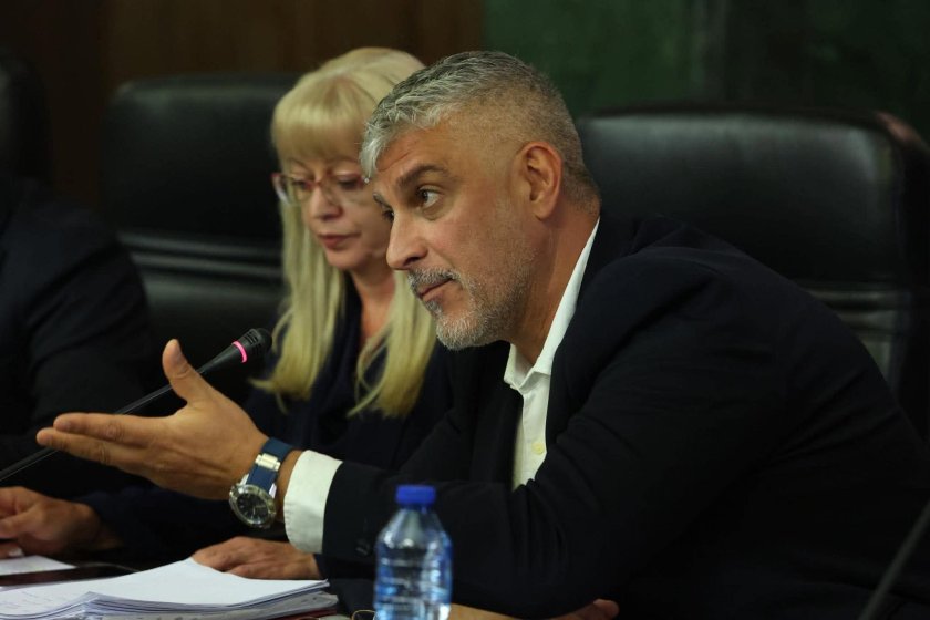 Росен Психолога лапнал 379 000 лева от Фандъкова