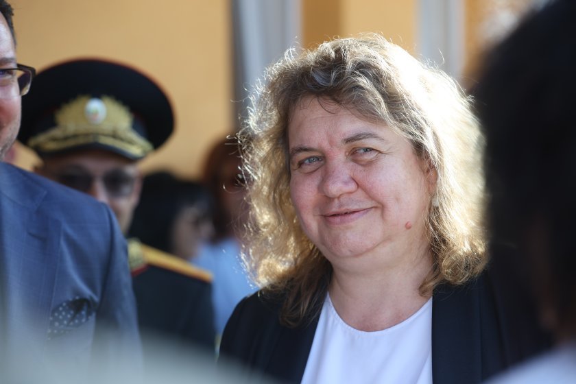 Киселова иска осветляване на състава на Комисията по помилванията 