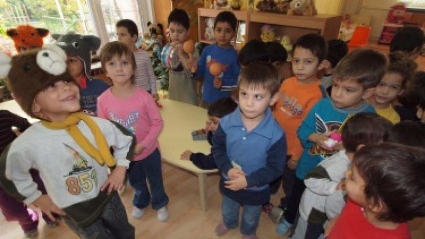 4500 българчета чакат да ги осиновят, но не са в регистъра