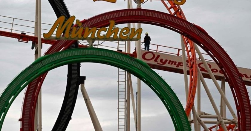Ад във въздуха: Гости на Октоберфест висяха пет минути с главите надолу от атракцион