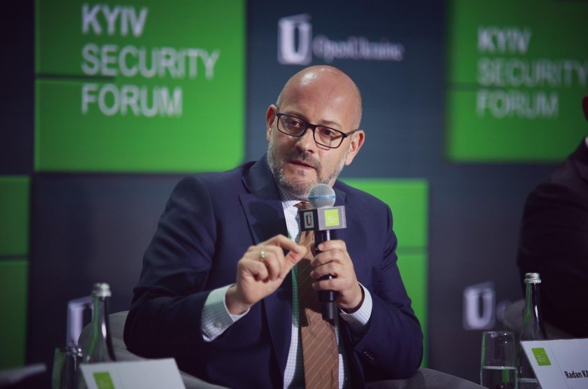 Радан Кънев: Увъртанията на Йотова около декларацията за Украйна са срам за България 
