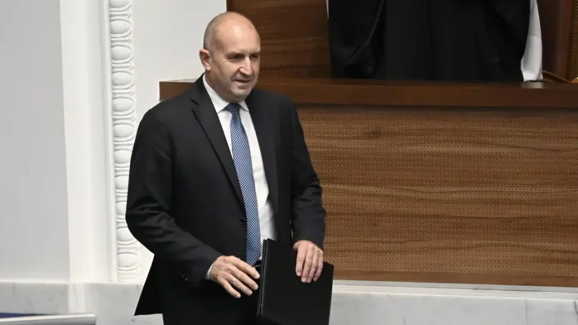 В парламента: Премиерът и 10 министри отговарят на депутатски въпроси