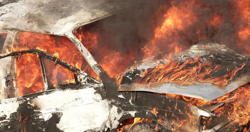 Запалиха колата на ключов свидетел по делата срещу кмета на Трънчовица