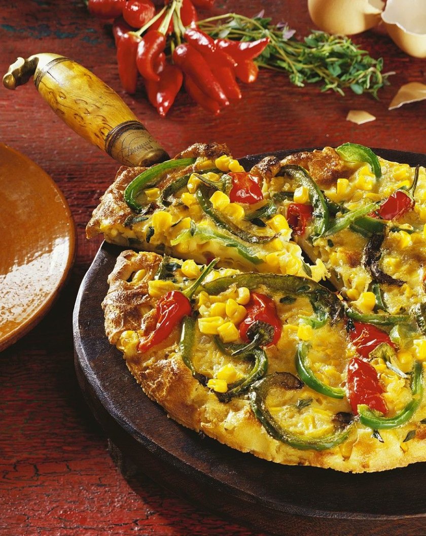 Миш-маш със зелени чушки, царевица и яйца (+ мащерка)