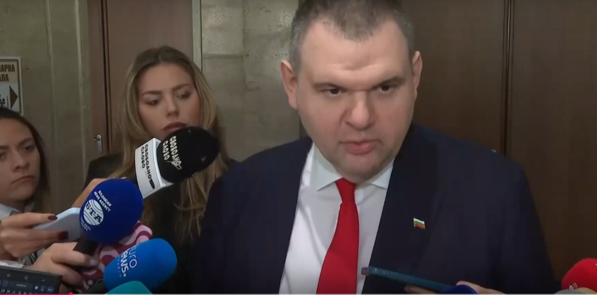 Пеевски: Ако има 36 фактури за мои полети, подавам оставка като лидер на ДПС