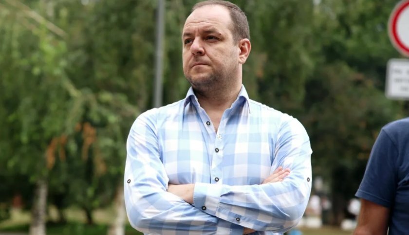 Сандов търси втора работа, за да плаща на адвокатите 