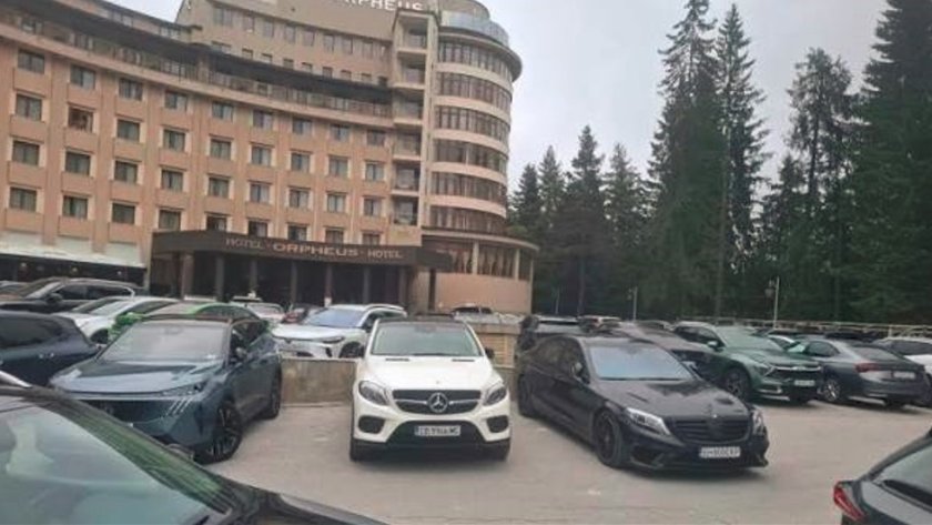 Мутри на "Прогресивна България" изгониха журналисти от партийно събитие в тузарски хотел в Пампорово