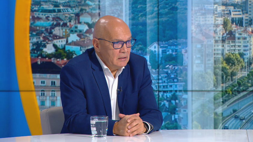 Безлов: Търговските кораби вече са въвлечени в морската война в Черно море