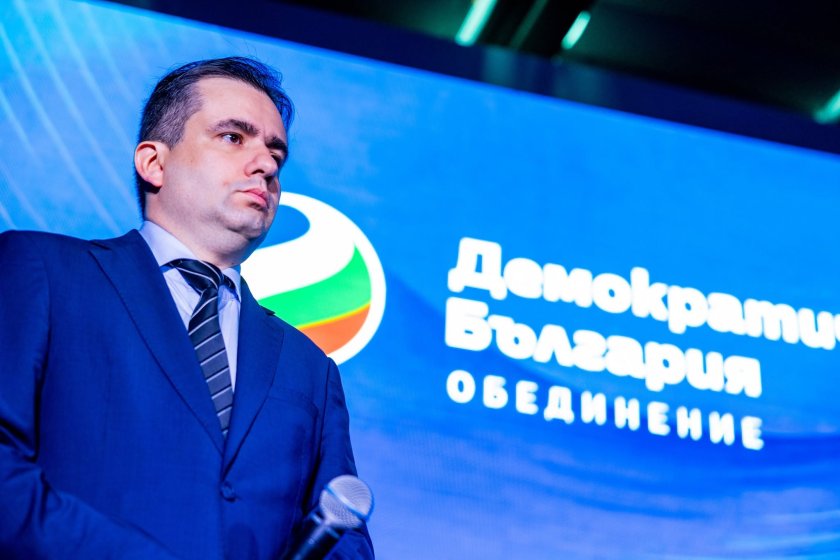 Божидар Божанов разкри защо Йотова се отрече от декларацията на ООН за мир 