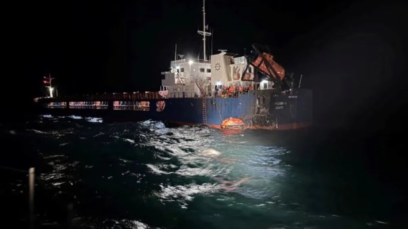 Втори ударен кораб край Румъния, издирват осем моряци