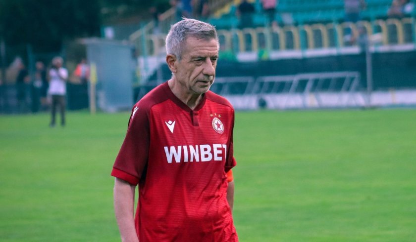 Ветераните на ЦСКА посрещат Локо Сф на Академия "Димитър Пенев"
