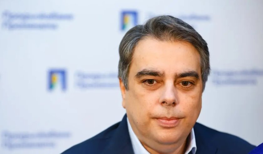 След атаката: Асен поиска незабавна проверка на запасите от горива 