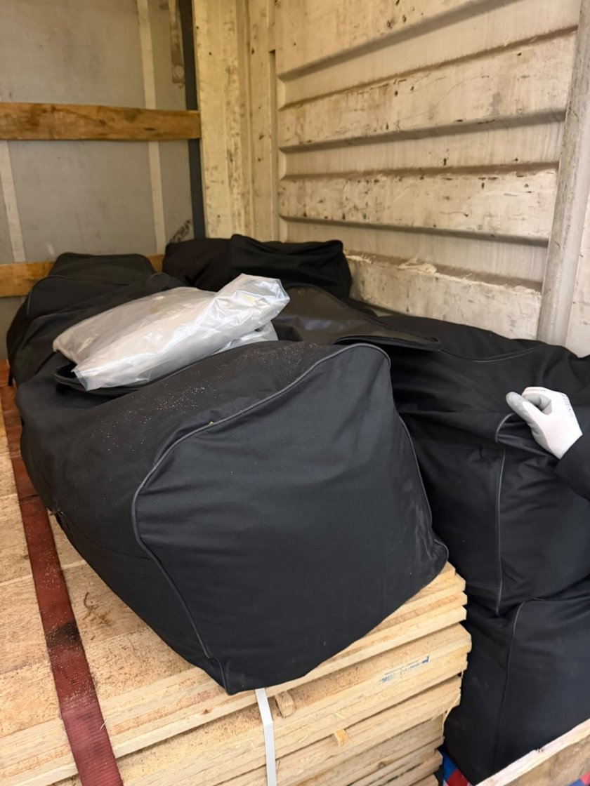 Украинец скри марихуана за над 1,8 млн. евро сред дървен материал и опита да мине "Капитан Андреево"