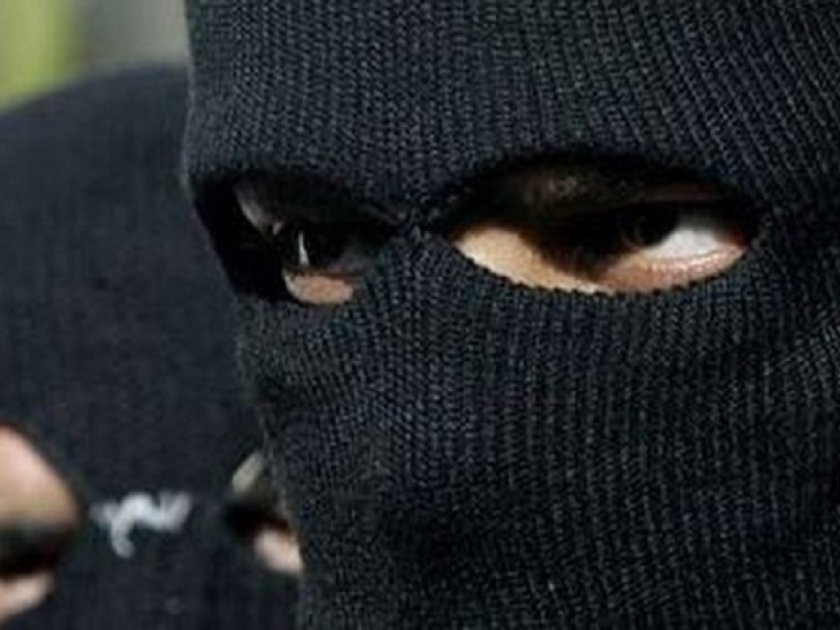 Маскирани крадци разбиха с брадва магазин в &bdquo;Младост&ldquo; и отмъкнаха телефони за хиляди евро