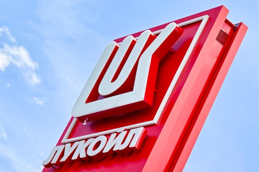"Лукойл": Няма отказани доставки на нефт след атаките в Черно море