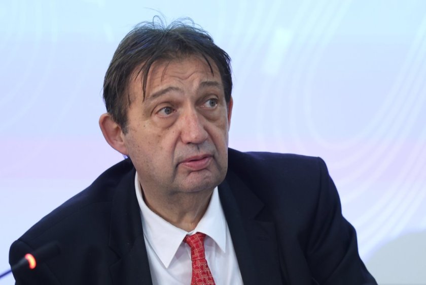 Шишков: Строежът на АМ "Хемус" продължава