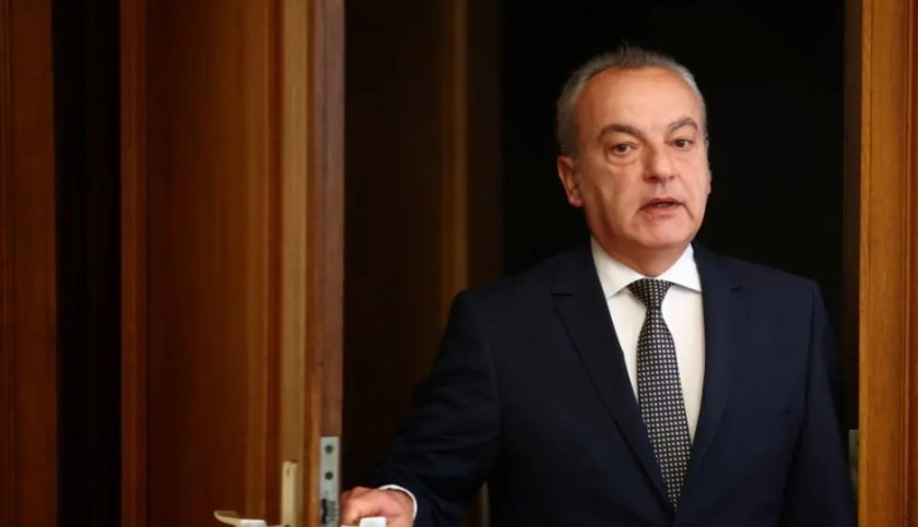 Властта готова с данъчните закони, НС гледа бюджета след вота 