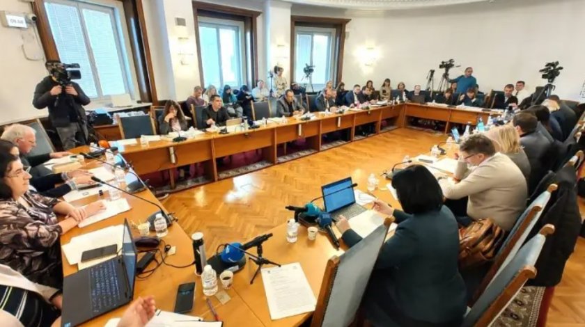 Правната комисия не събра кворум, не обсъжда идеята на Асен за помилванията 