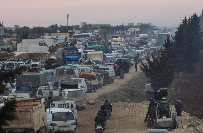 Сирийската армия разсели половин милион души в Идлиб