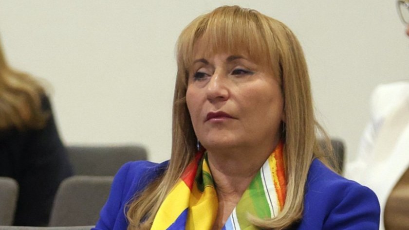 Шулева: Намаляването на инвестициите в бюджетния план трябва да получи обяснение