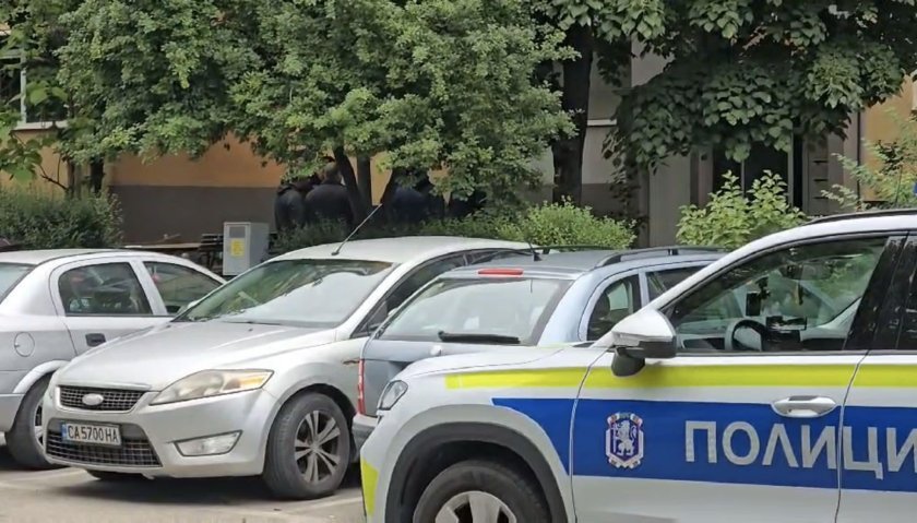 Полицията в Благоевград залови четирима наркоразпространители в района