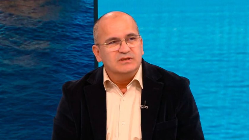 Експерт: Няма технология, която да докаже какъв е дронът, ударил корабите