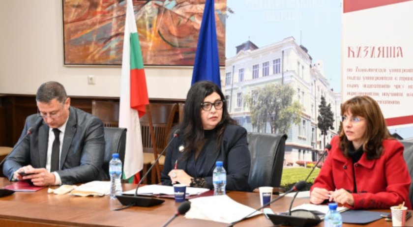 Наталия Ефремова: Държавата ще пази правата на работниците в ерата на ИИ
