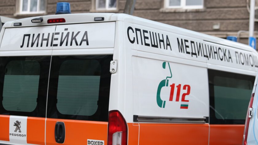 Трима са ранени при челен сблъсък край Силистра