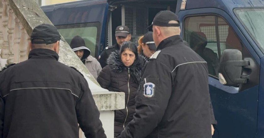 По 2 г. затвор получиха садистите Анита и Детелин, убивали животни и снимали порно