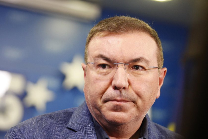 "Да" на повече генерични лекарства, зове проф. Костадин Ангелов 