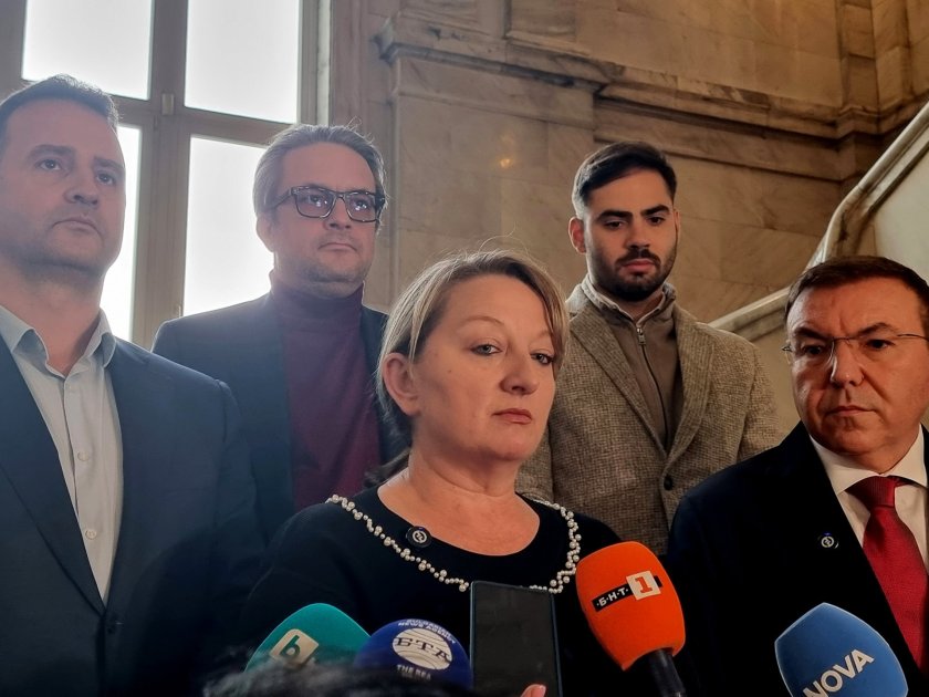 ГЕРБ настоява за оставката на Доцова още днес 