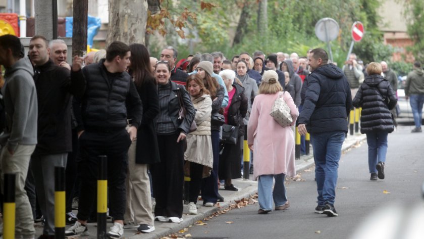 Изборите в Сърбия: Активността надхвърли 56%