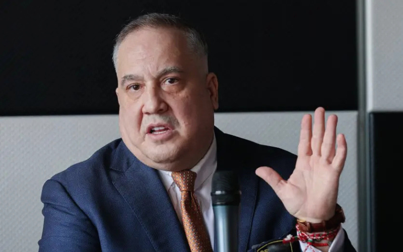 Слави Бинев с бурно любовно минало