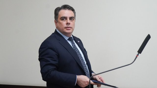 Асен Василев: Бюджет 2027 ще е с повече данъци и никакви спестявания 
