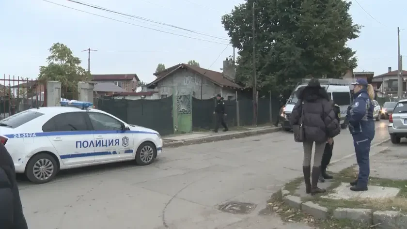 Задържаха двама в кв. "Христо Ботев" в София за купуване на гласове