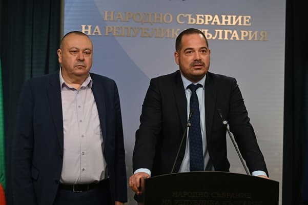 ДПС: Шефът на бургаския затвор е знаел преди съда, че кметовете остават в ареста