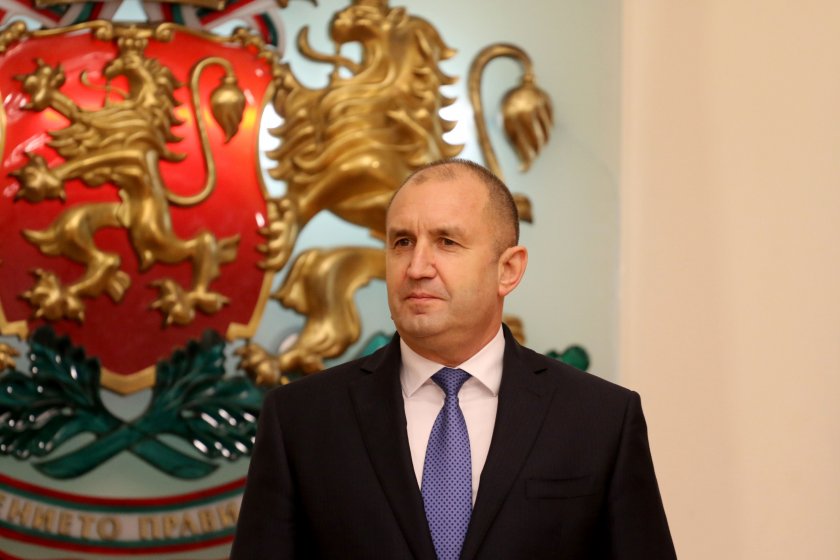 Радев: Борисов го чака служебен кабинет